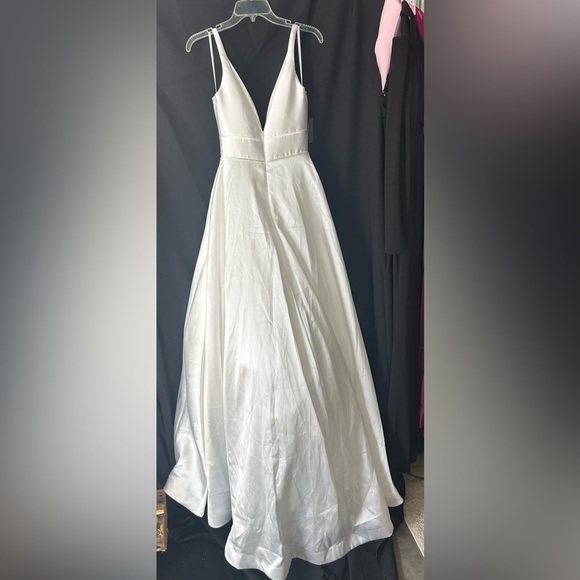 Mac Duggal 55272 NWT LAYERED TULLE CHIFFON BALL GOWN - Picture 5 of 7